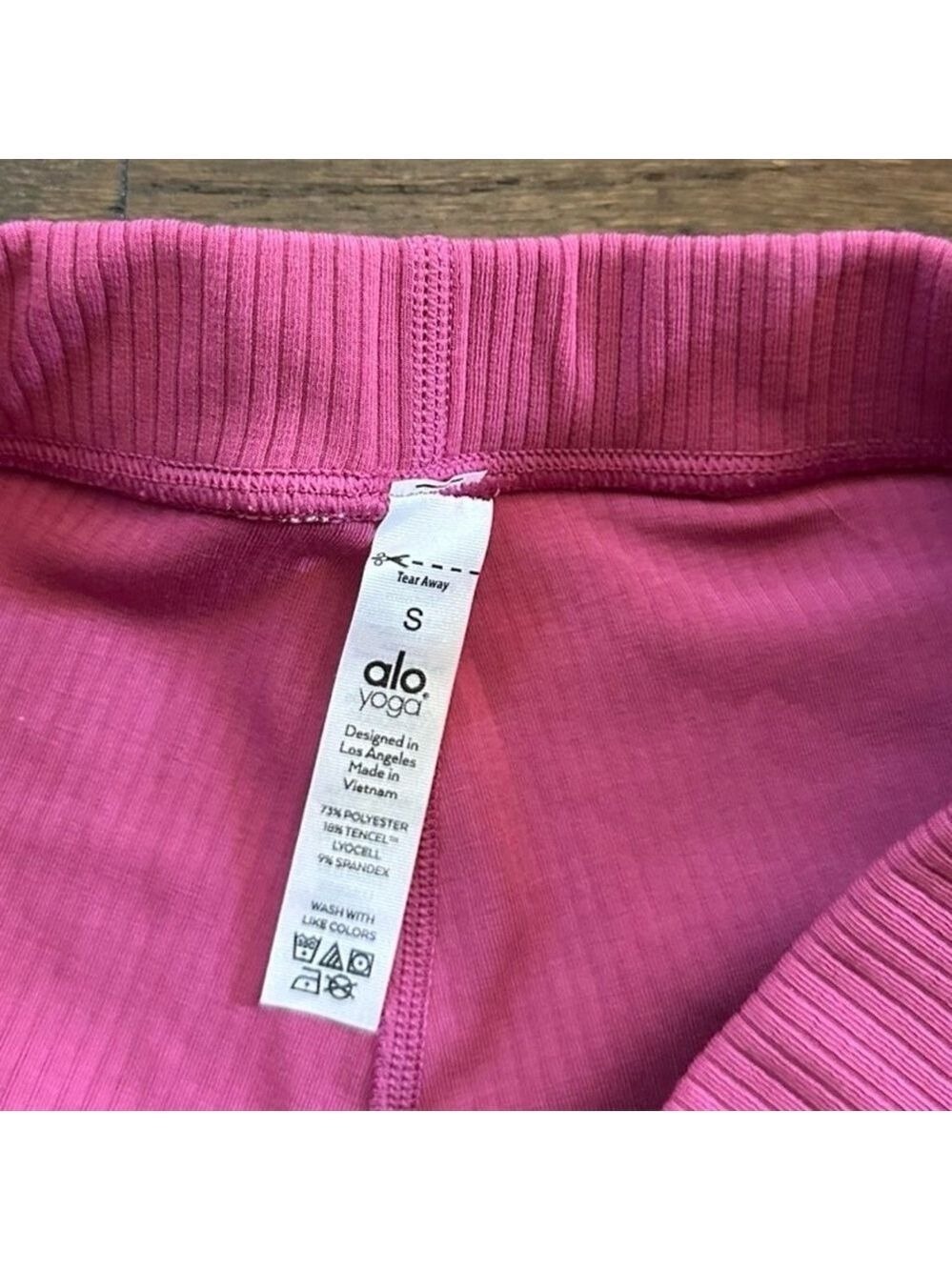ALO Blissful 7/8 Ribbed Leggings High-Rise
Pink Size Small - Picture 9 of 9
